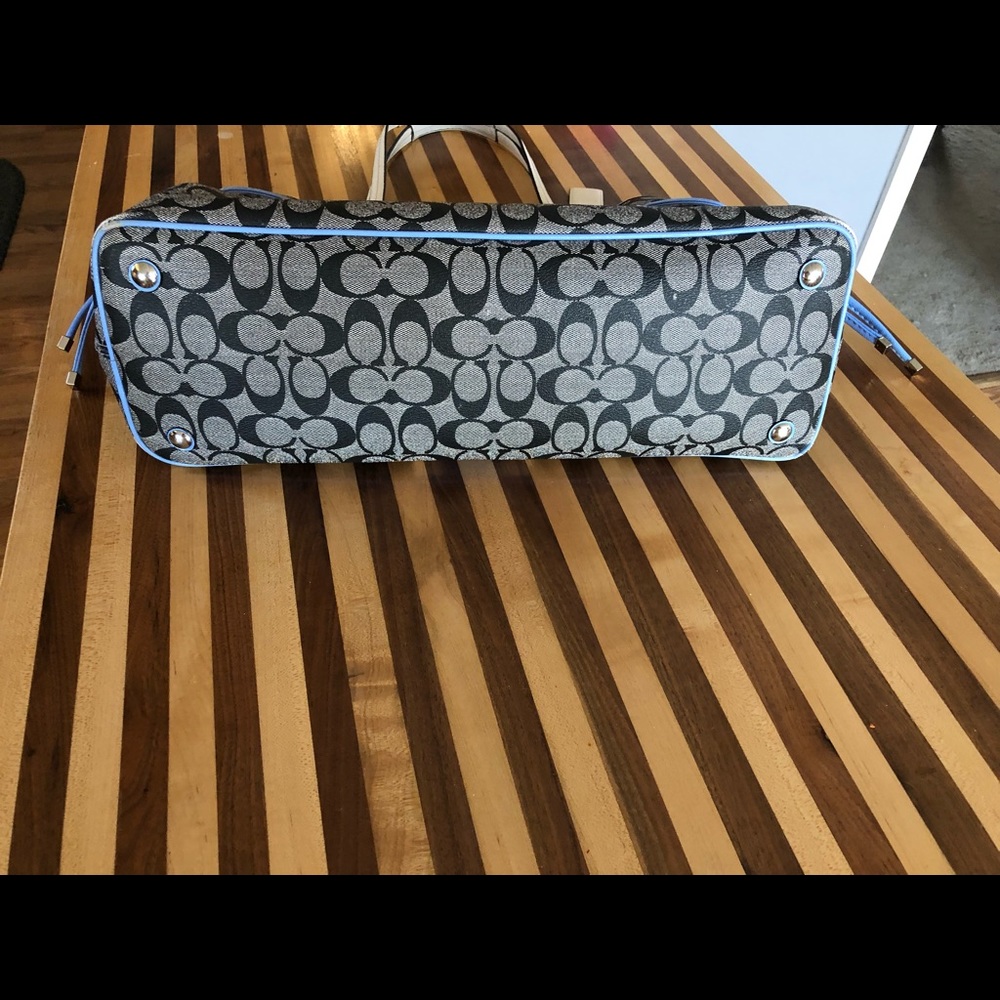 Large purse/tote coach - Picture 4 of 8